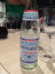 試飲中の水。おいしい~