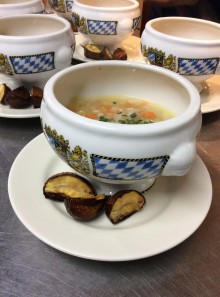 18年10月/前菜:
大麦のスープと揚げ栗