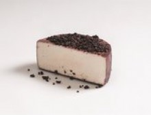 19年5月/チーズ:
10月にも登場したローズィー。ヤギ乳のオブリアーコ。ブドウの搾りかすを表面に施した、ワイン香のするチーズ。