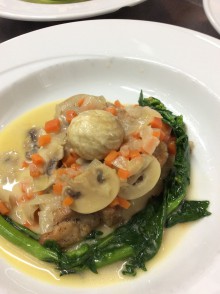 19年4月/セコンド:
鶏モモ肉のベルグホフ風煮込み。