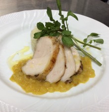 19年5月/セコンド:
鶏むね肉の低温ロースト「ジンメルホフ風」。低温調理のお勉強でした。