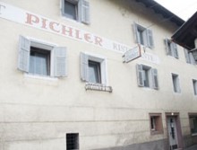まだ壊されていなかった!リストランテ「Pichler」in Rio di Pusteria。