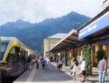 イタリア・南チロル、メラーノ駅到着。こんな風景でも、イタリアです。